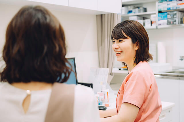 形成外科専門医の女性医師による診療